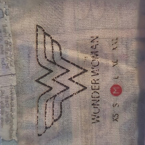 Wonder Woman comic t-shirt - Picture 3 of 4